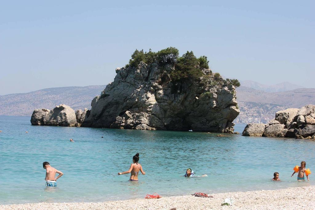 Sea - You Apartment Sarandë エクステリア 写真